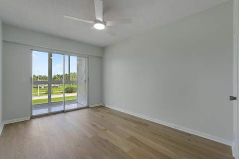 290 Dorset G, Boca Raton FL - photo 16 of 20
