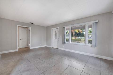 719 Summit Boulevard, West Palm Beach FL - photo 8 of 31