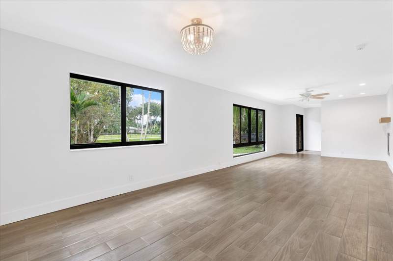 4 bedroom Single Family Residence at 10751 SW 25th Street, Martha Bright Farms, Davie — photo 4