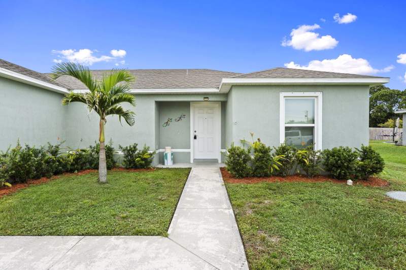 3 bedroom Single Family Residence at 474 NE Mainsail Street, Port St Lucie Section 26, Port St. Lucie — photo 2