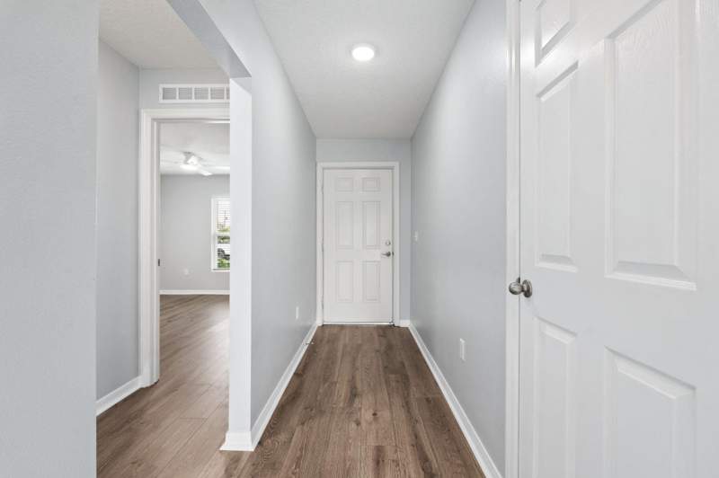 3 bedroom Single Family Residence at 474 NE Mainsail Street, Port St Lucie Section 26, Port St. Lucie — photo 4