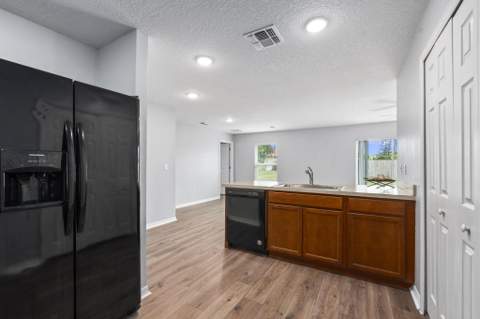 474 NE Mainsail Street, Port St. Lucie FL - photo 10 of 28