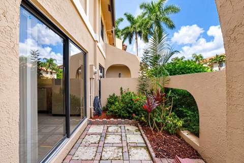 22068 Las Brisas Circle, Boca Raton FL - photo 8 of 41