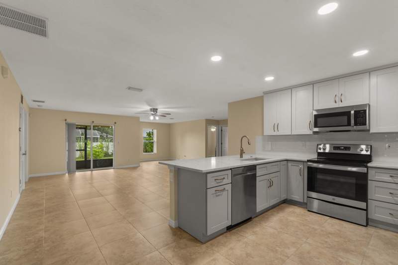 4 bedroom Single Family Residence at 1961 SW Diamond Street, Port St Lucie Section 11, Port St. Lucie — photo 4