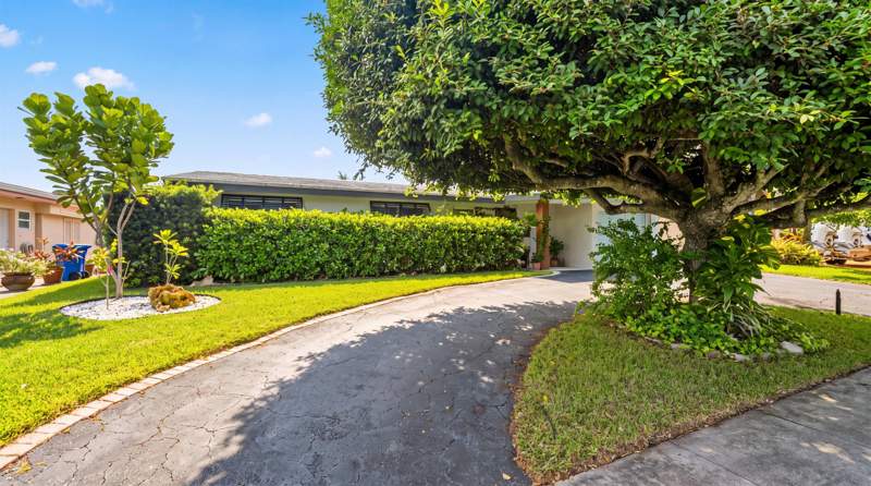 2 bedroom Single Family Residence at 160 SE 9th Street, Cypress Harbor 4th Sec, Pompano Beach — photo 2