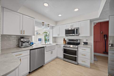 160 SE 9th Street, Pompano Beach FL - photo 9 of 37