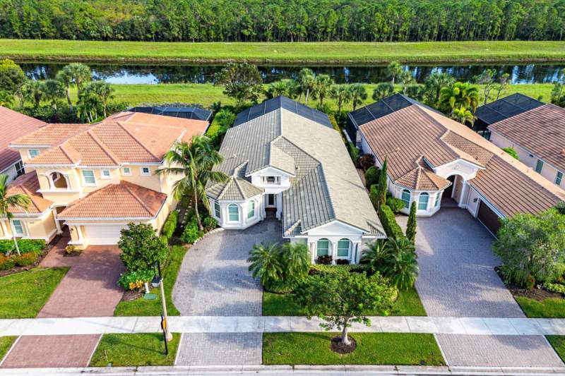 3 bedroom Single Family Residence at 260 Carina Drive, Jupiter Country Club, Jupiter — photo 2