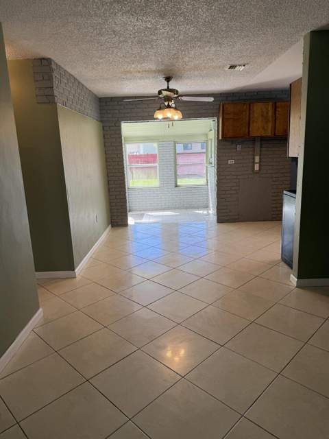 7440 Freedom Street, Hollywood FL - photo 8 of 37