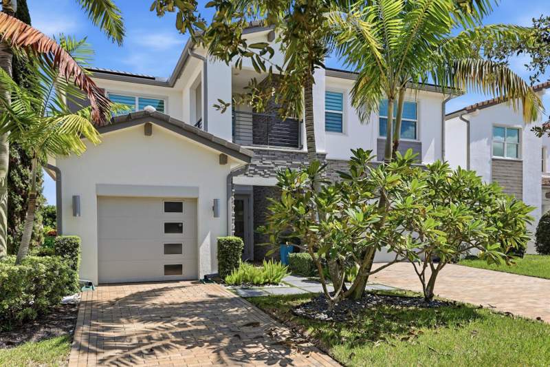 4 bedroom Single Family Residence at 5244 Beland Drive, Andalucia, Lake Worth — photo 3
