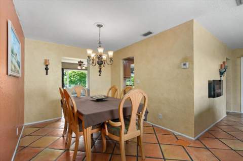 9704 NW 67th Street, Tamarac FL - photo 10 of 47