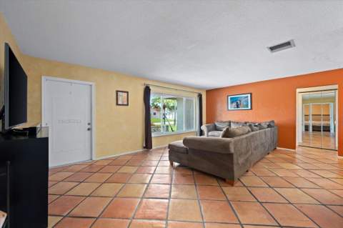 9704 NW 67th Street, Tamarac FL - photo 12 of 47