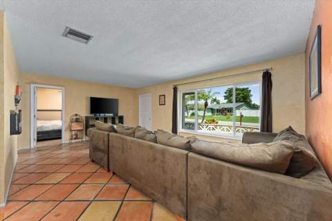 9704 NW 67th Street, Tamarac FL - photo 14 of 47