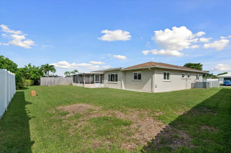 3 bedroom Single Family Residence at 9704 NW 67th Street, Westwood Community Two, Tamarac — photo 2