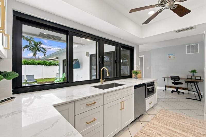 4 bedroom Single Family Residence at 2102 NE 68th Street, Imperial Point 5 Sec, Fort Lauderdale — photo 5