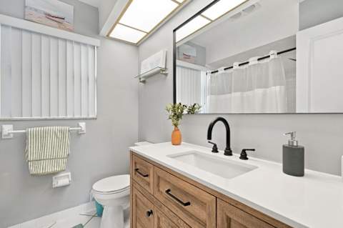 2102 NE 68th Street, Fort Lauderdale FL - photo 10 of 40