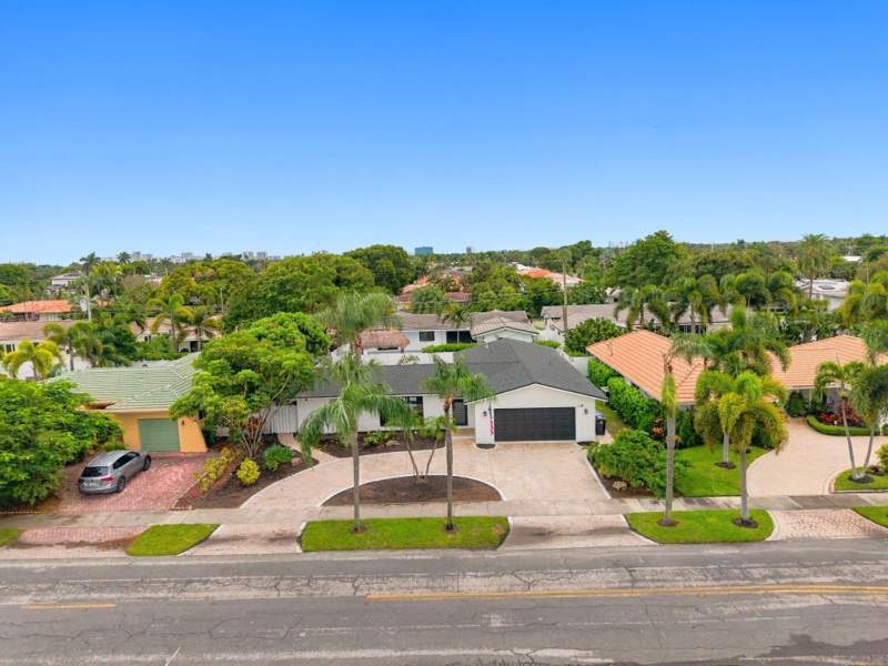 4 bedroom Single Family Residence at 2102 NE 68th Street, Imperial Point 5 Sec, Fort Lauderdale — photo 2