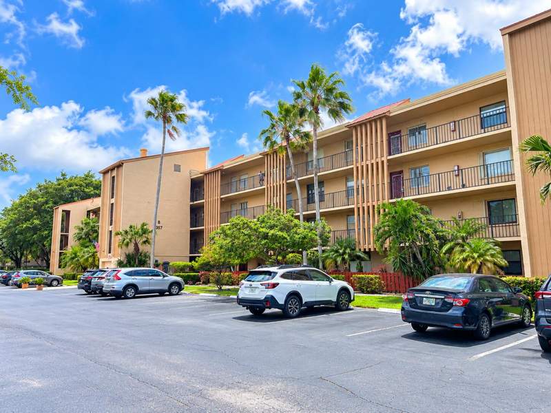 2 bedroom Condominium at 357 N Rock Island Road #407, Palm Lakes Condo, Margate — photo 3