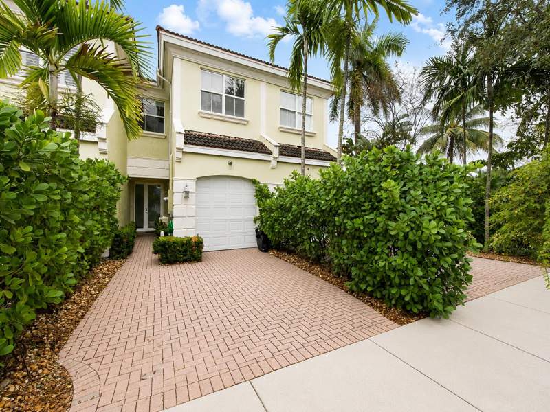 3 bedroom Townhouse at 1226 NE 14th Avenue, Lake Ridge, Fort Lauderdale — photo 3