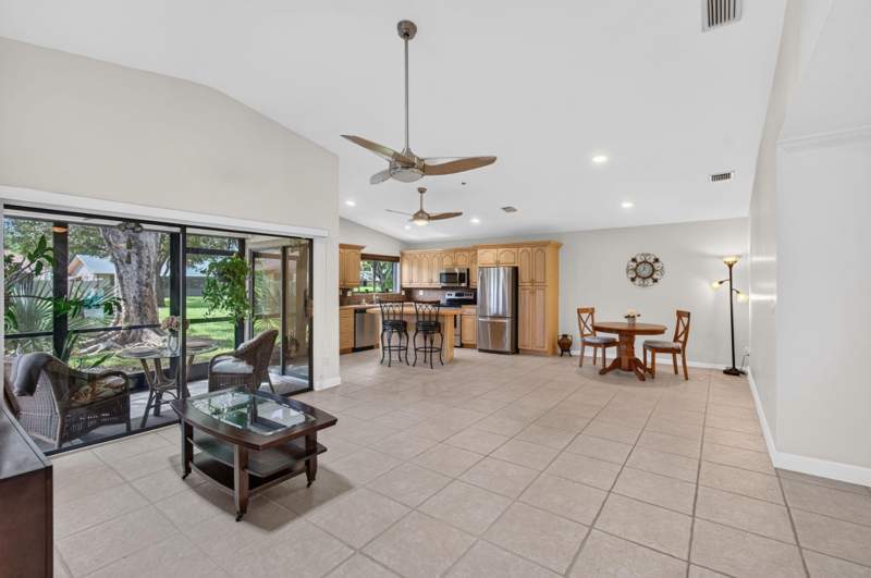 2 bedroom Single Family Residence at 4 Fawlkland Circle, Boynton Lakes 3-A, Boynton Beach — photo 4