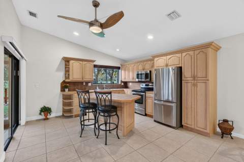 4 Fawlkland Circle, Boynton Beach FL - photo 6 of 24