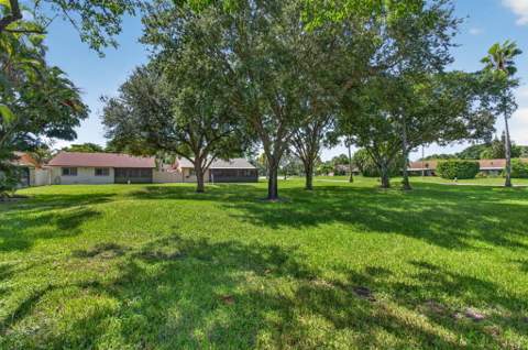 4 Fawlkland Circle, Boynton Beach FL - photo 18 of 24