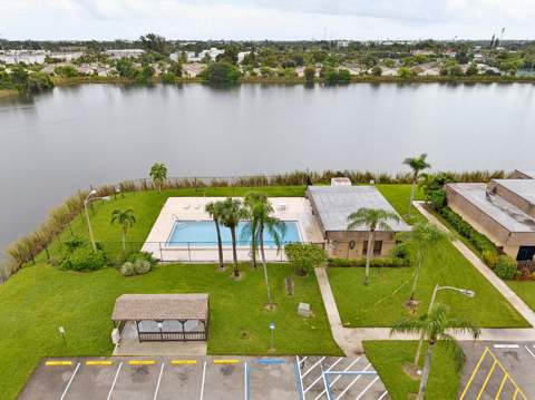 3402 Waterview Circle #B, Palm Springs FL - photo 7 of 41