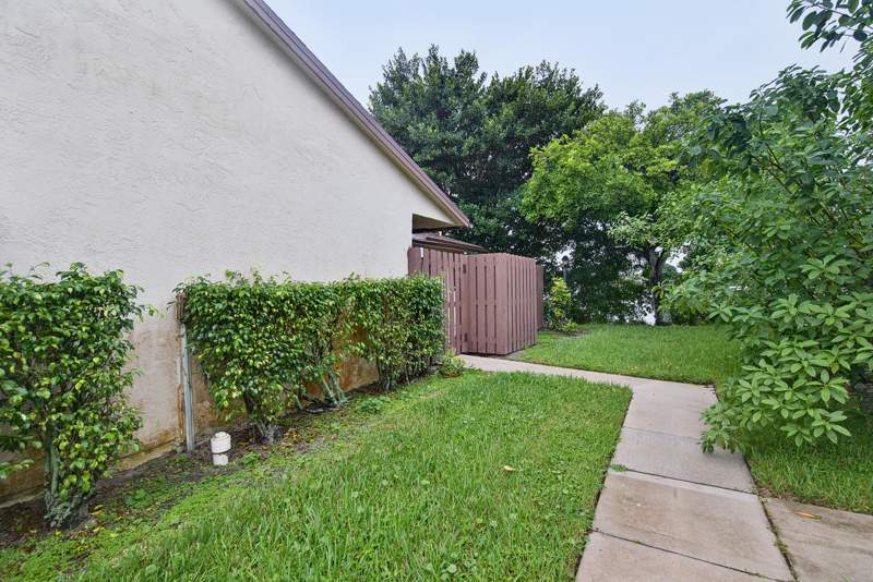 2 bedroom Townhouse at 3402 Waterview Circle #B, Waterview Estates, Palm Springs — photo 4