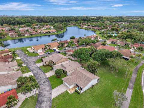 4 Fawlkland Circle, Boynton Beach FL - photo 22 of 24