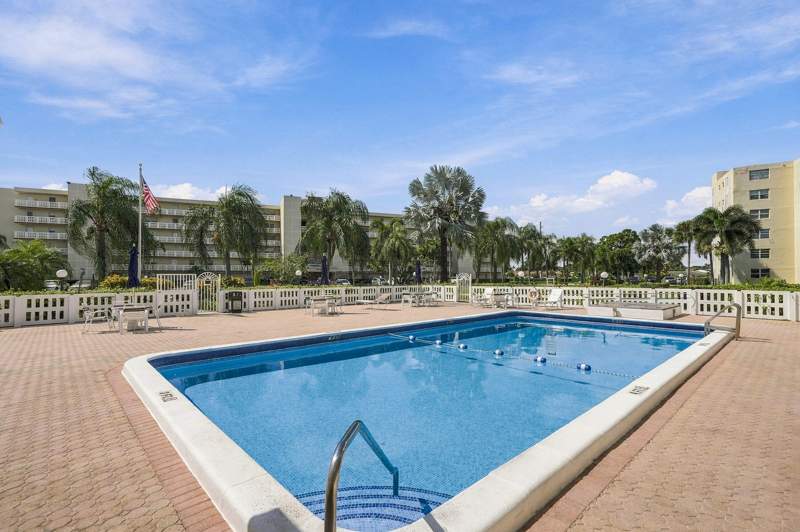 2 bedroom Condominium at 111 SE 3rd Avenue #602, Meadowbrook Lakes View Condo, Dania Beach — photo 2