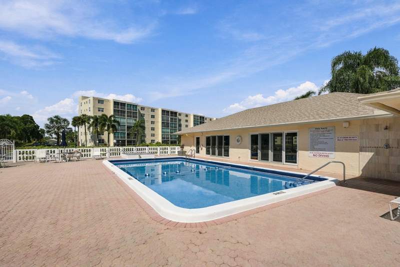2 bedroom Condominium at 111 SE 3rd Avenue #602, Meadowbrook Lakes View Condo, Dania Beach — photo 3
