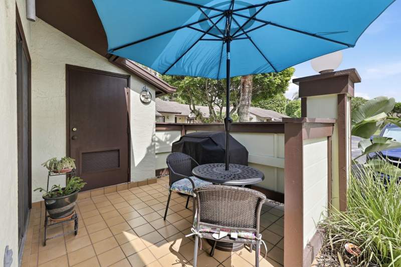 2 bedroom Townhouse at 259 Deerfield Court, Strathmore Gate West Unit 1, Royal Palm Beach — photo 2