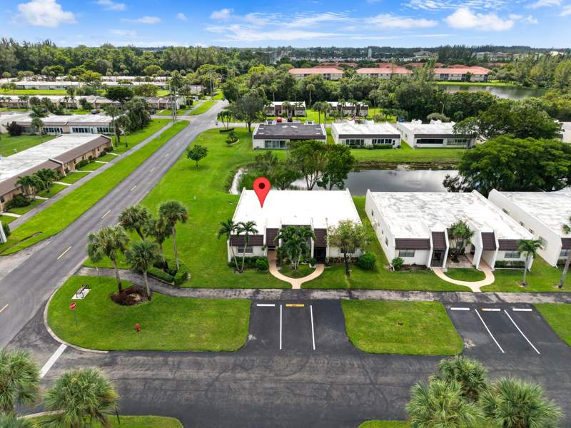 2 bedroom Villa at 100 Lake Rebecca Drive, Golden Lakes Village Condo H, West Palm Beach — photo 3