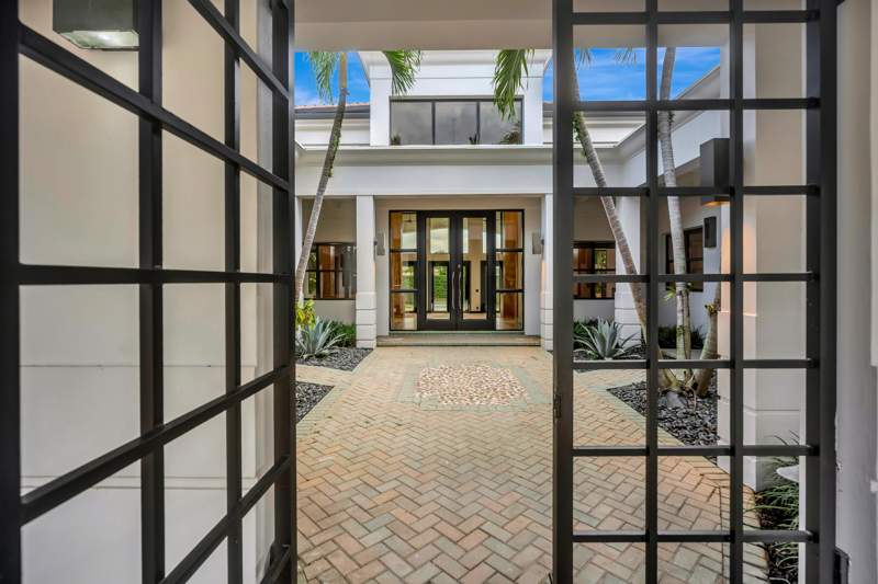 5 bedroom Single Family Residence at 414 Mariner Drive, Admirals Cove, Jupiter — photo 4