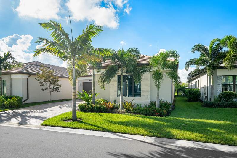 4 bedroom Single Family Residence at 9826 Turning Bluff Lane, Valencia Grand, Boynton Beach — photo 3