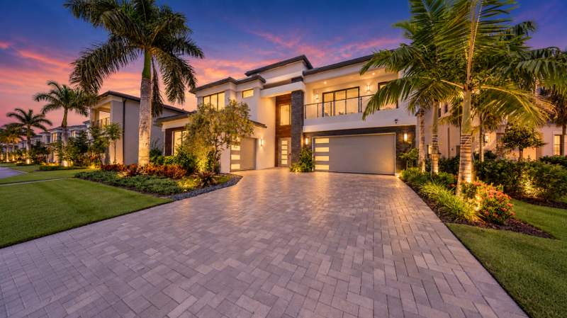 5 bedroom Single Family Residence at 9515 Royal Woods Manor, Johns West Pud, Boca Raton — photo 3