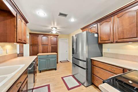 6706 NW 71st Court, Tamarac FL - photo 9 of 44