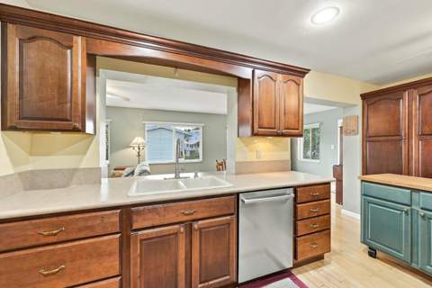 6706 NW 71st Court, Tamarac FL - photo 10 of 44