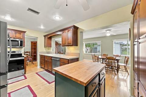 6706 NW 71st Court, Tamarac FL - photo 11 of 44