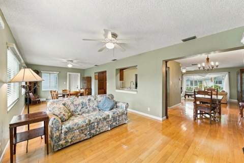 6706 NW 71st Court, Tamarac FL - photo 16 of 44