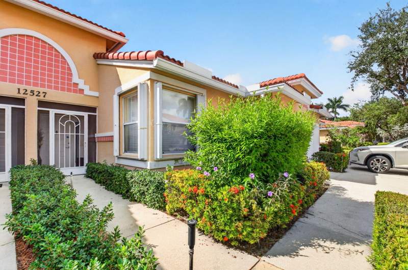 2 bedroom Villa at 12527 Crystal Pointe Drive #C, Coral Lakes / Crystal Pointe, Boynton Beach — photo 3