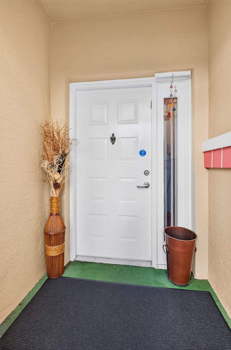 2 bedroom Villa at 12527 Crystal Pointe Drive #C, Coral Lakes / Crystal Pointe, Boynton Beach — photo 5