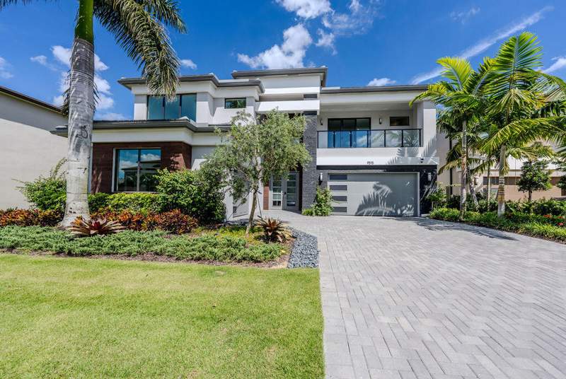 5 bedroom Single Family Residence at 9515 Royal Woods Manor, Johns West Pud, Boca Raton — photo 2
