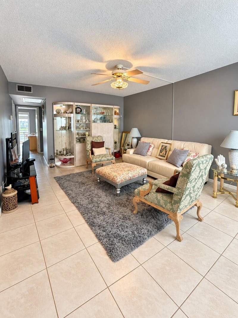 2 bedroom Condominium at 3079 Exeter, Exeter At Century Village Condo, Boca Raton — photo 4