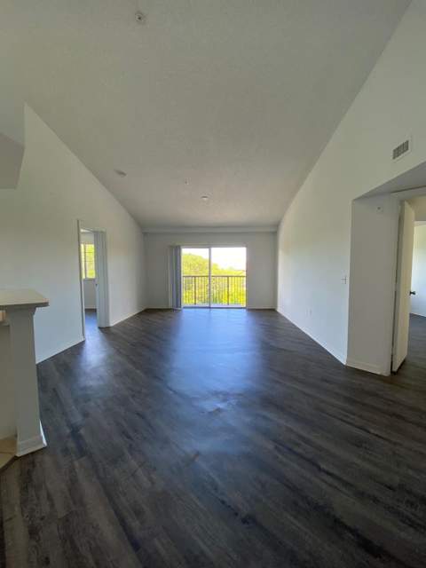 4191 N Haverhill Road #421, West Palm Beach FL - photo 8 of 15