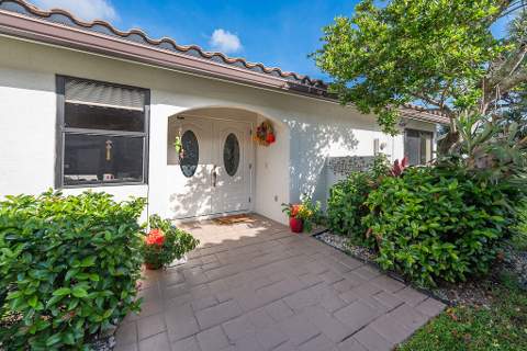 7863 Dundee Lane, Delray Beach FL - photo 7 of 76