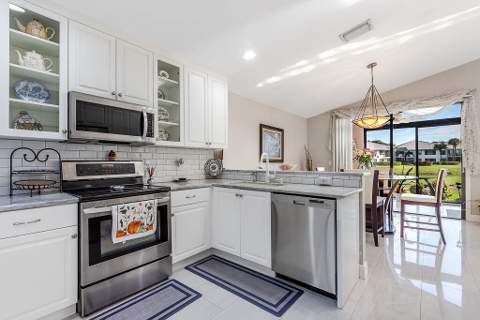 7863 Dundee Lane, Delray Beach FL - photo 11 of 76