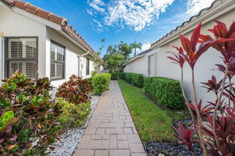 7863 Dundee Lane, Delray Beach FL - photo 6 of 76