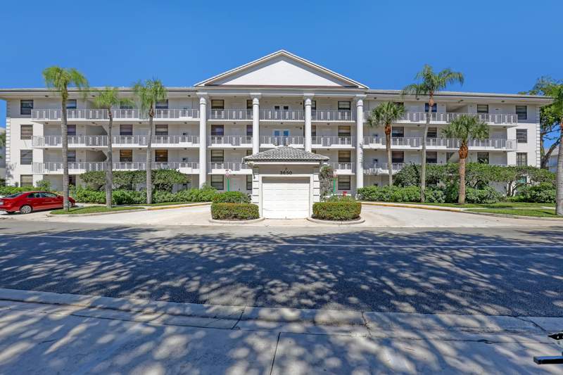 2 bedroom Condominium at 3650 Whitehall Drive #201, Whitehall Condo Of The Lands Of The President, West Palm Beach — photo 2
