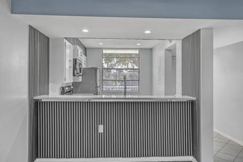 3650 Whitehall Drive #201, West Palm Beach FL - photo 13 of 34