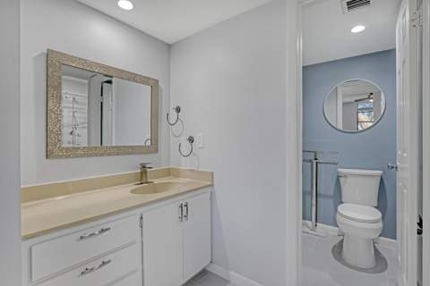 3650 Whitehall Drive #201, West Palm Beach FL - photo 22 of 34